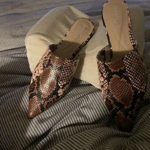 adorable Alfani step n flex slings. Never worn